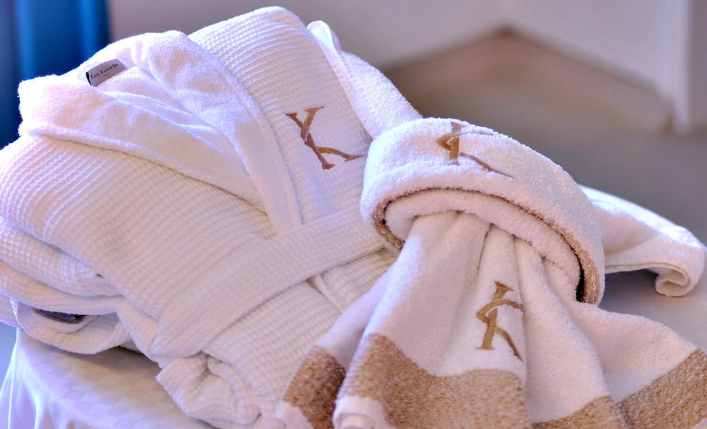 Kifines Suites Folégandros Pokoj fotografie